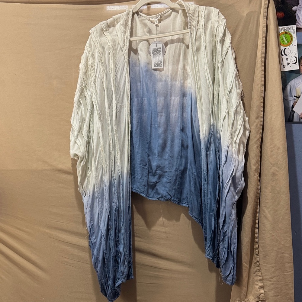 En Crème (anthropologie)Blue and White Ombre Cardigan nwt very oversized.